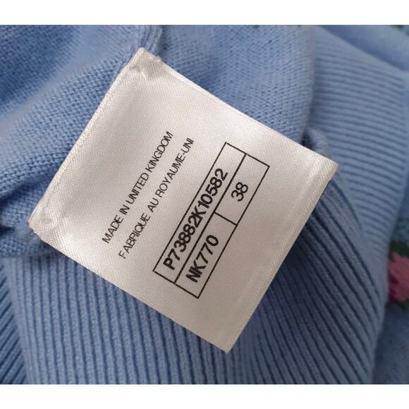 CHANEL Light Blue Floral Cashmere Knit Polo Top Sz. 38 - Picture 6 of 7